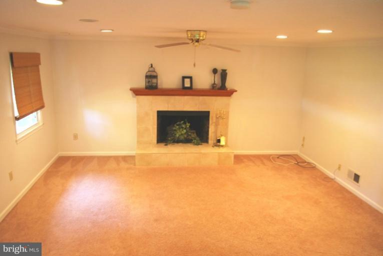 2401 Rocky Branch Road Vienna, VA 22181 - Photo 15 of 29 Family Room
