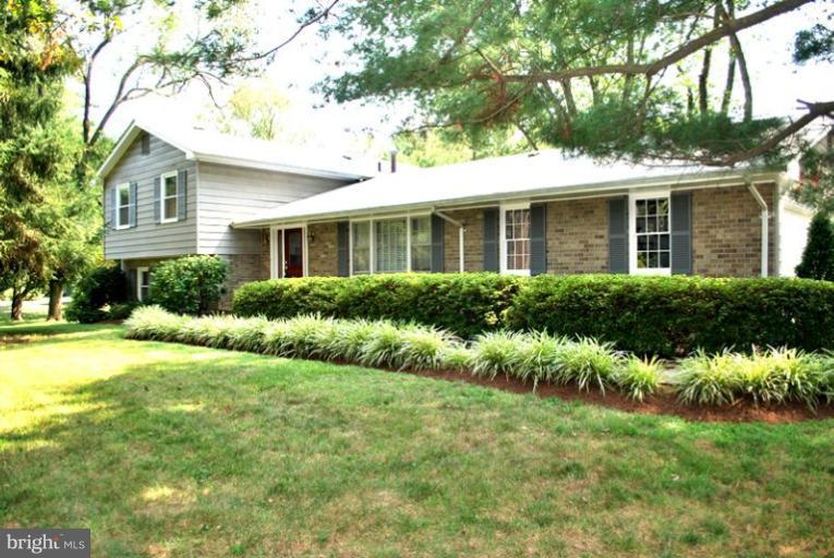 2401 Rocky Branch Road Vienna, VA 22181 - Photo 3 of 29 Exterior (Front)