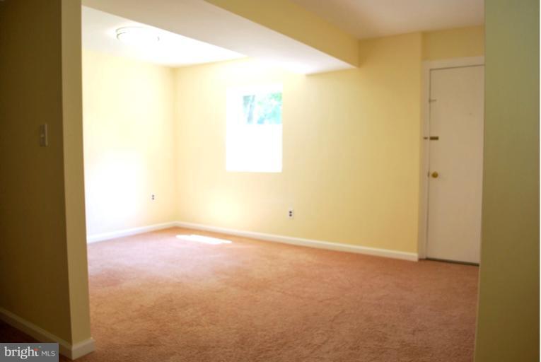 2401 Rocky Branch Road Vienna, VA 22181 - Photo 27 of 29 Bedroom
