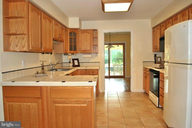 2401 Rocky Branch Road Vienna, VA 22181 - Photo 28 of 29 Kitchen