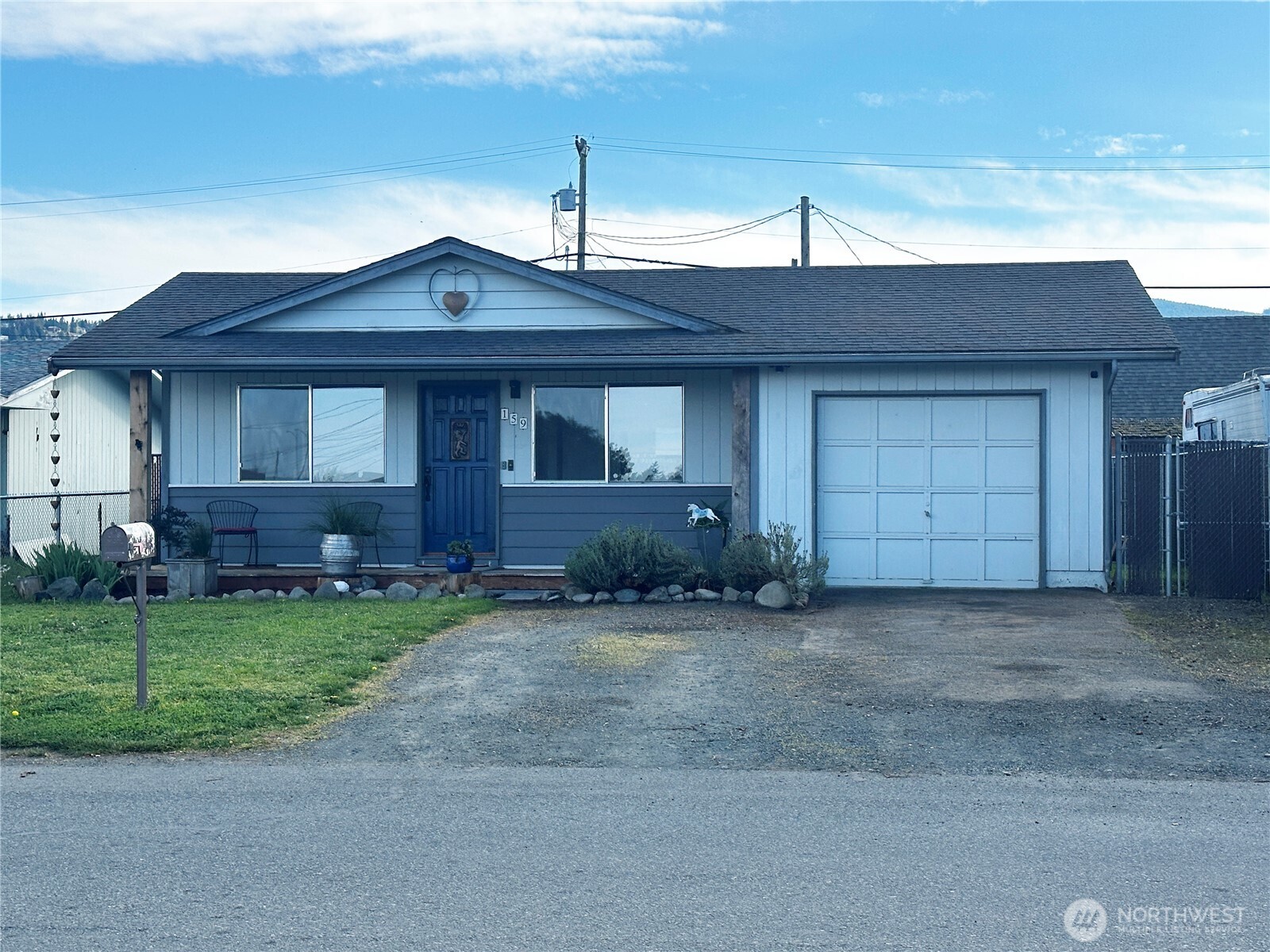 159 West Alder Street Sequim, WA 98382 - Photo 4 of 34