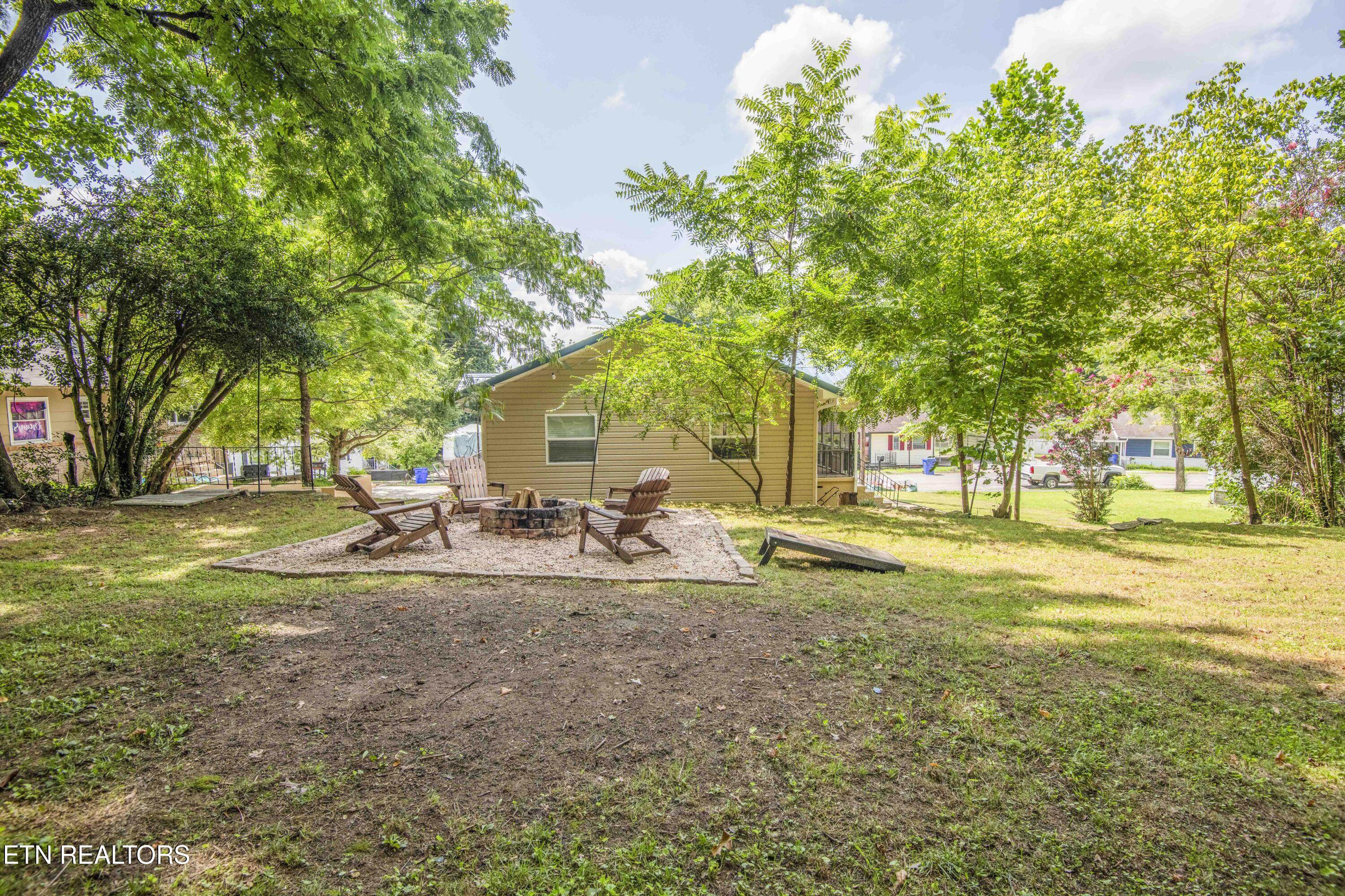 306 West Faunce Road Oak Ridge, TN 37830 - Photo 32 of 39 yard 8_1