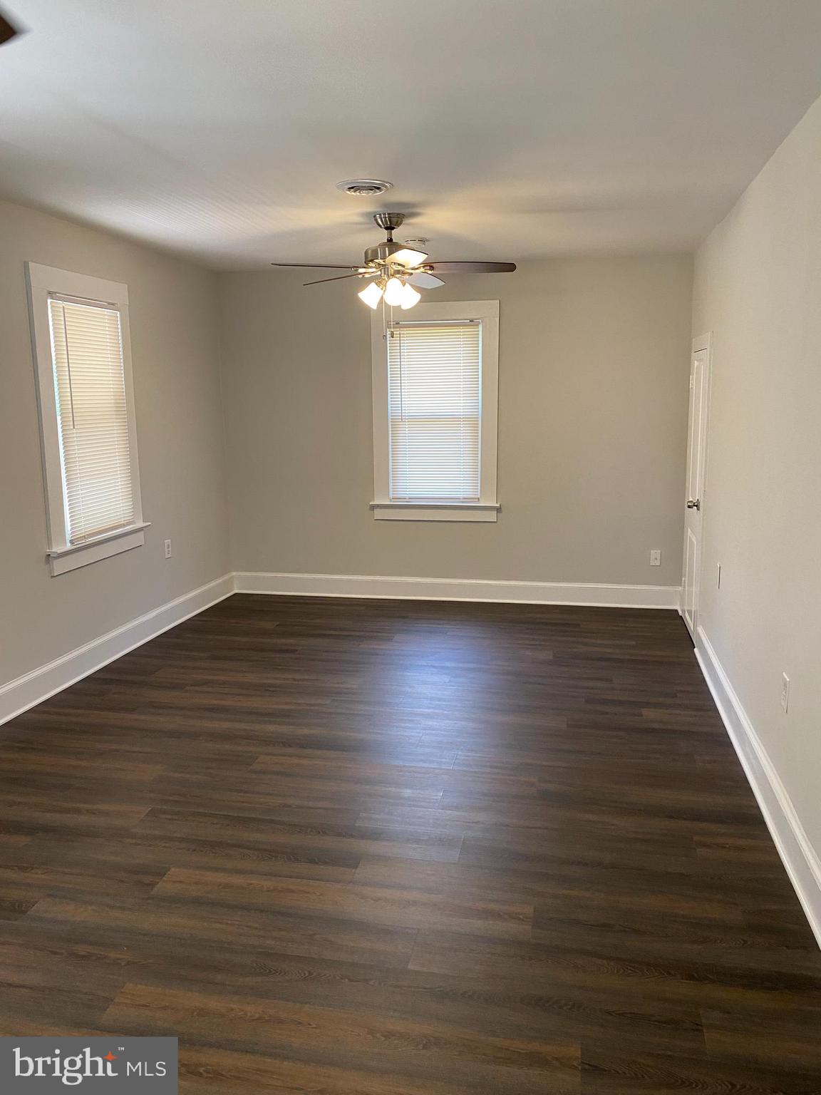 37 Truslow Road Fredericksburg, VA 22405 - Photo 3 of 10 Living Room