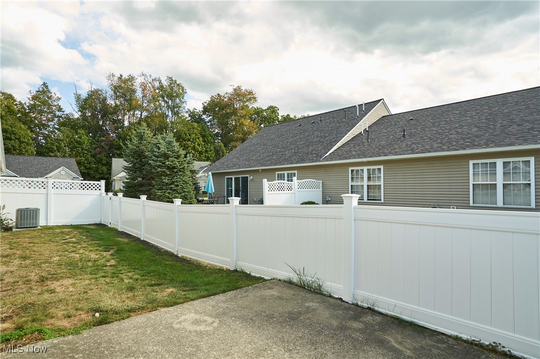 736 Rivers Edge Lane Painesville, OH 44077 - Photo 5 of 28 Gallery Image 5