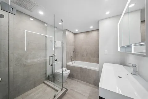 $1,000,000 | 195 North Harbor Drive, Unit 4903, Chicago, IL 60601