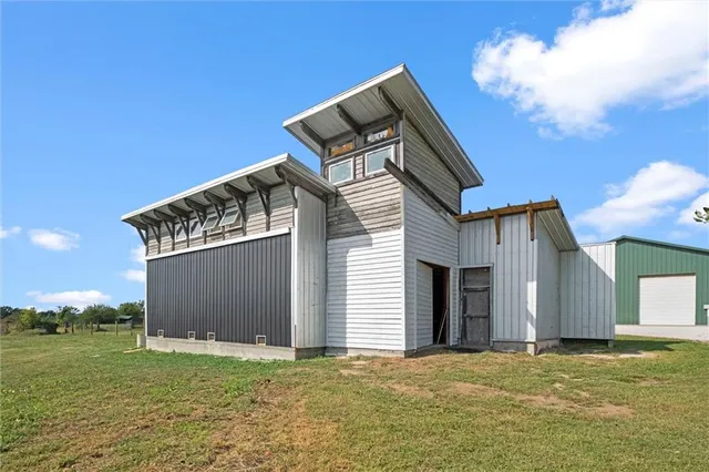 $1,495,000 | 17580 B Cantrell Road, Linwood, KS 66052