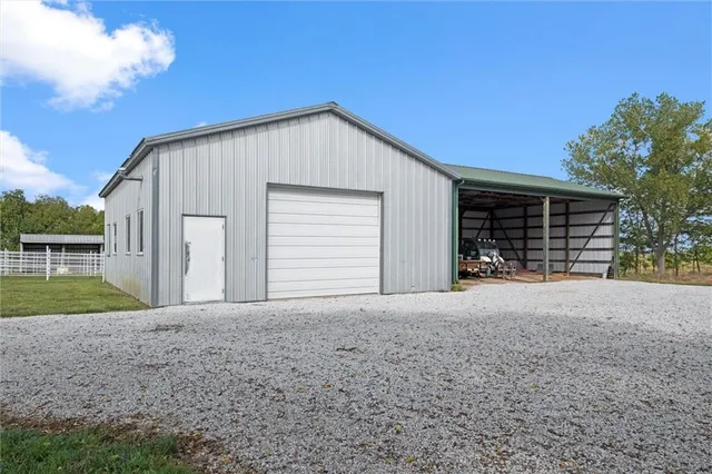 $1,495,000 | 17580 B Cantrell Road, Linwood, KS 66052