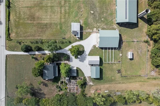 $1,495,000 | 17580 B Cantrell Road, Linwood, KS 66052