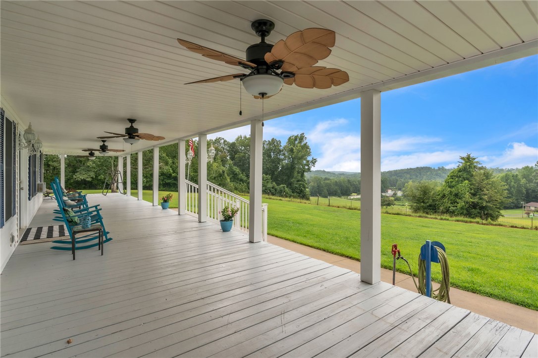 437 McConnell Road Marietta, SC 29661 - Photo 8 of 33