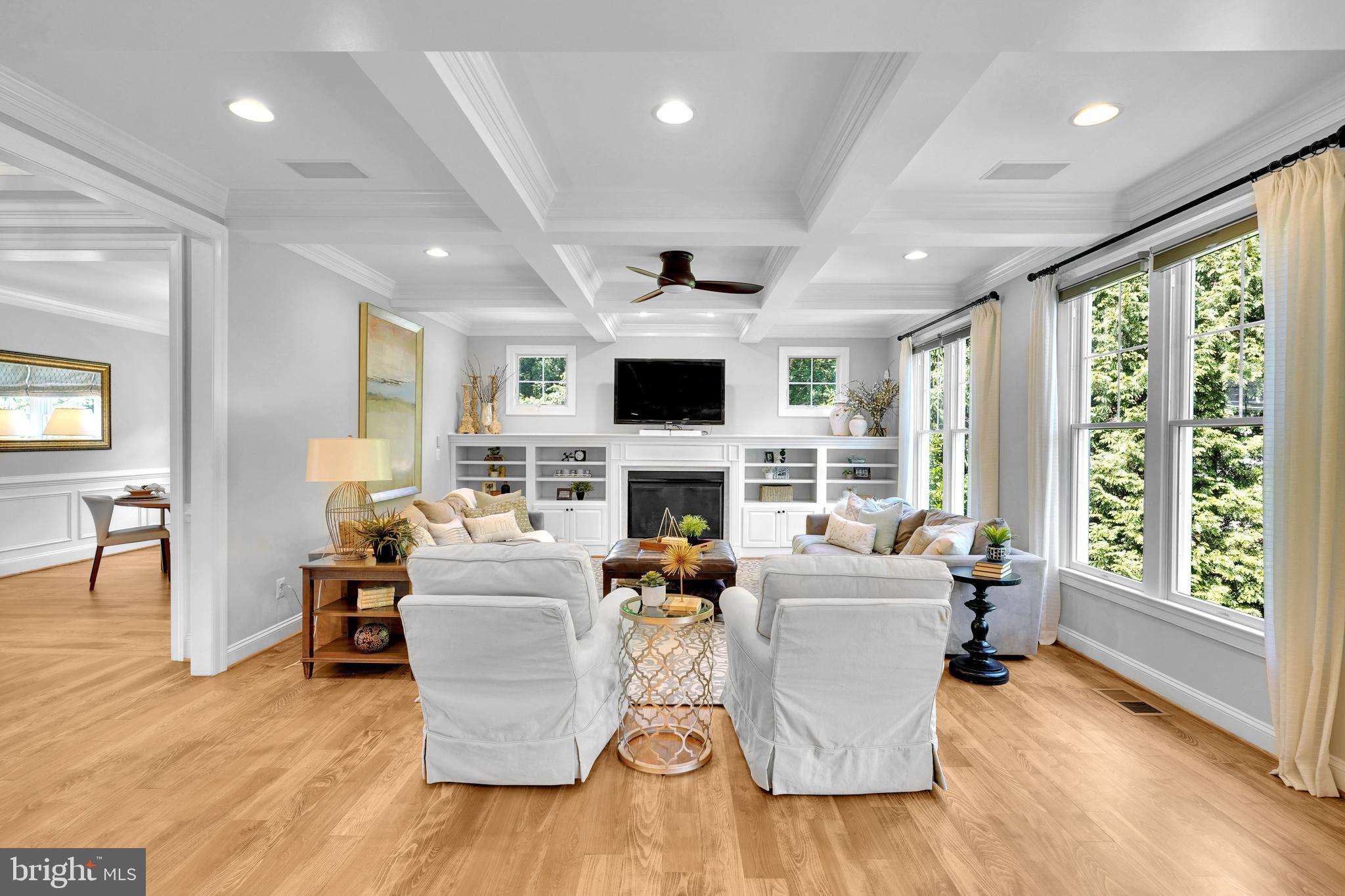 421 Cynthia Lane Northeast Vienna, VA 22180 - Photo 16 of 67 Family Room