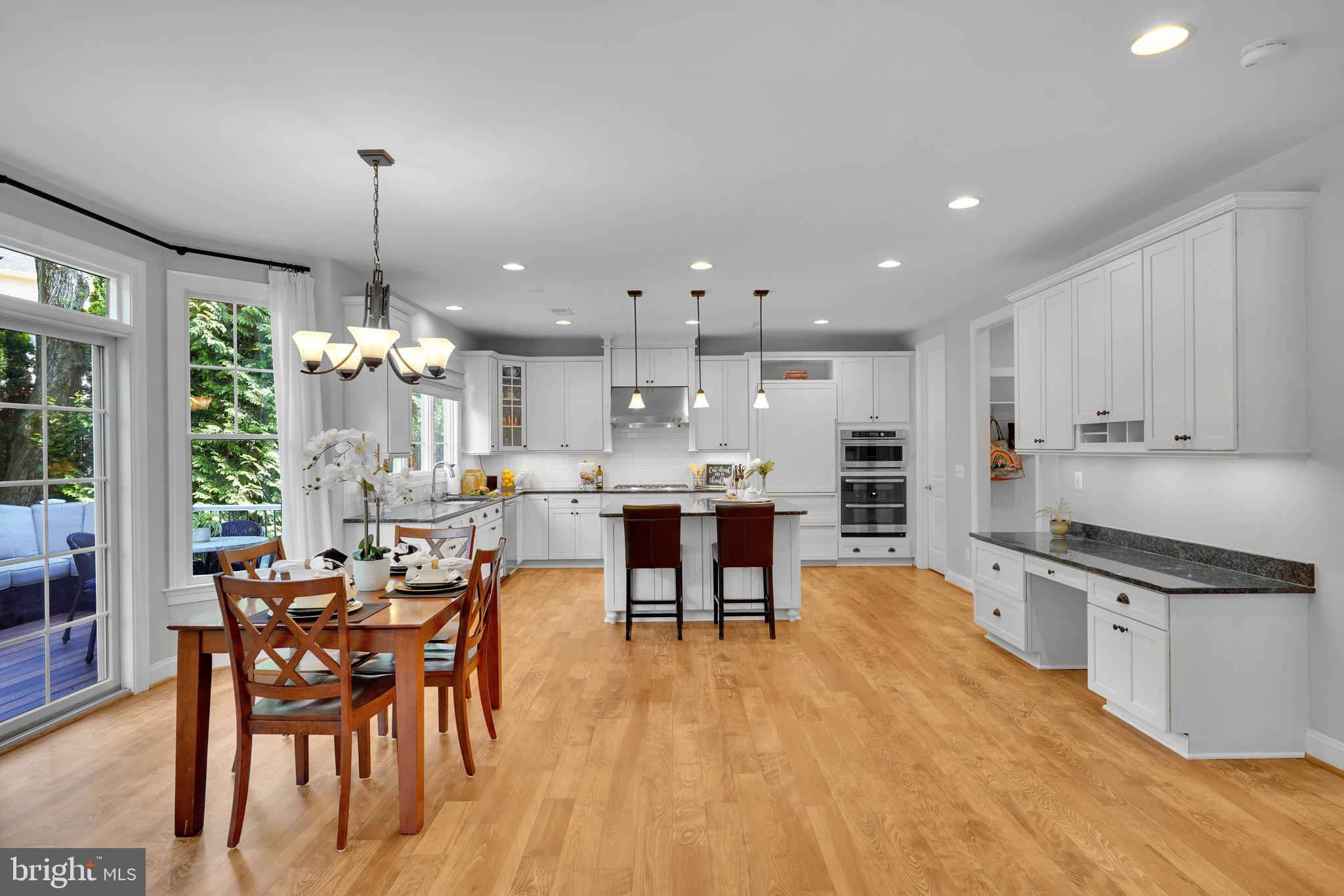 421 Cynthia Lane Northeast Vienna, VA 22180 - Photo 18 of 67 Large Gourmet Kitchen with eat in area