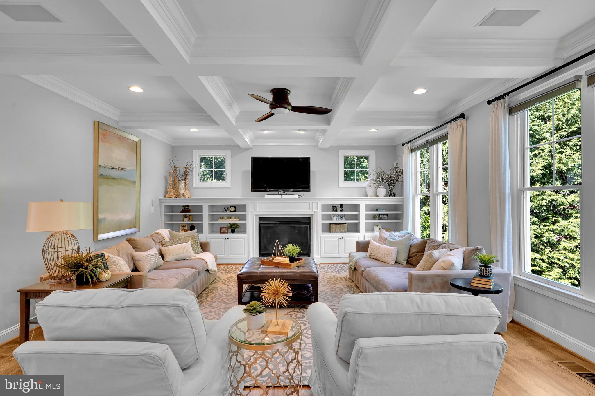 421 Cynthia Lane Northeast Vienna, VA 22180 - Photo 3 of 67 Family Room w/ custom built-ins