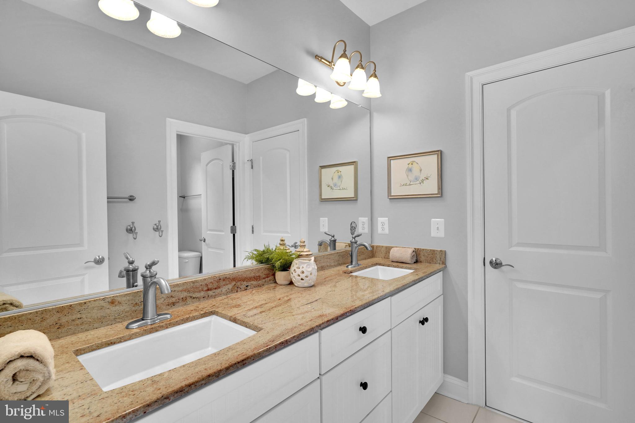 421 Cynthia Lane Northeast Vienna, VA 22180 - Photo 34 of 67 Shared bath