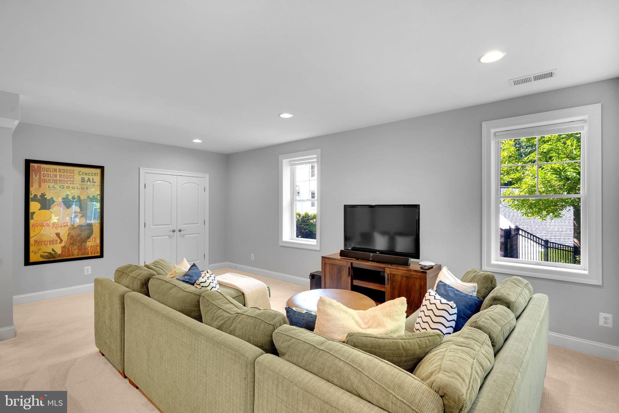 421 Cynthia Lane Northeast Vienna, VA 22180 - Photo 48 of 67 Recreation room