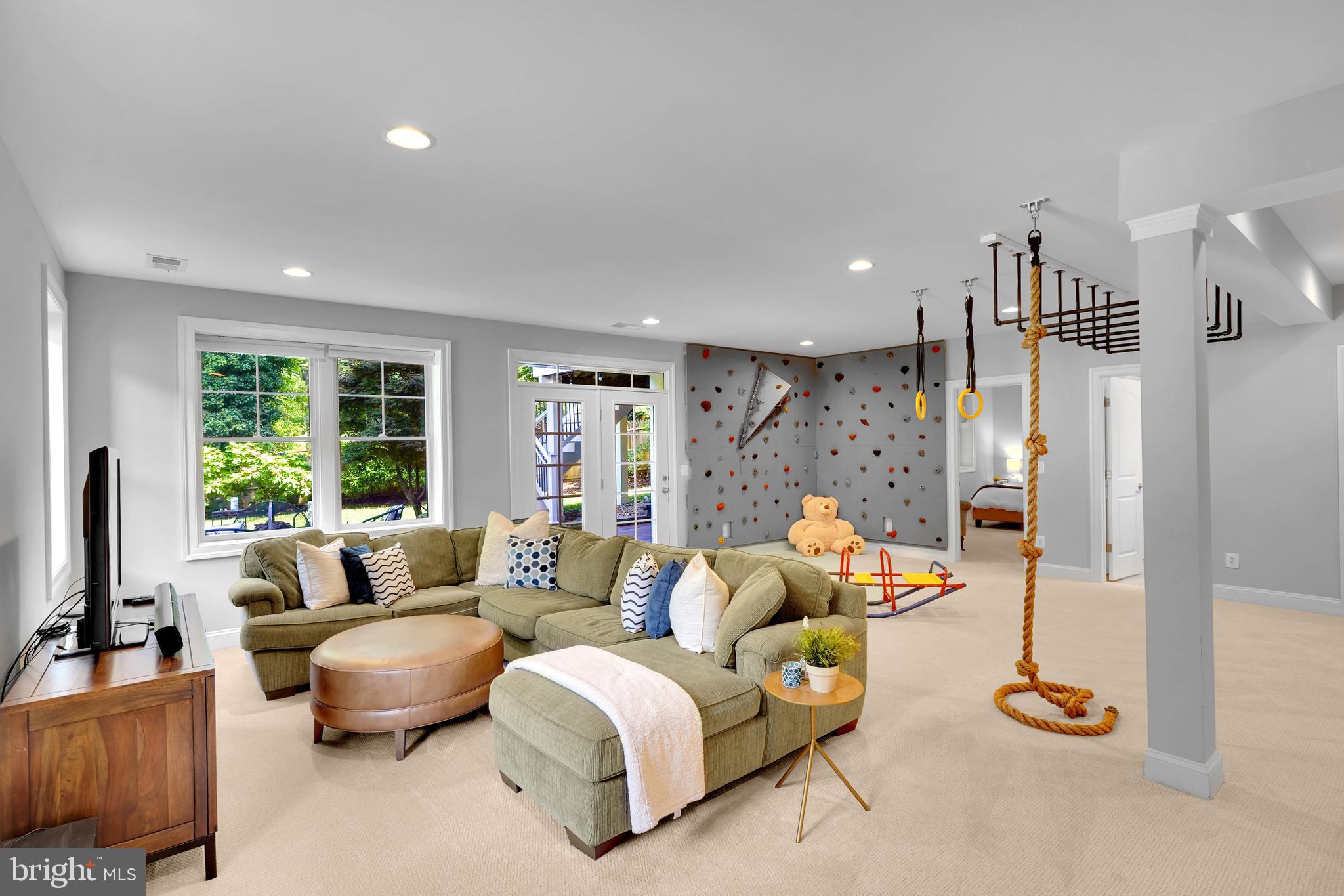 421 Cynthia Lane Northeast Vienna, VA 22180 - Photo 49 of 67 Recreation room