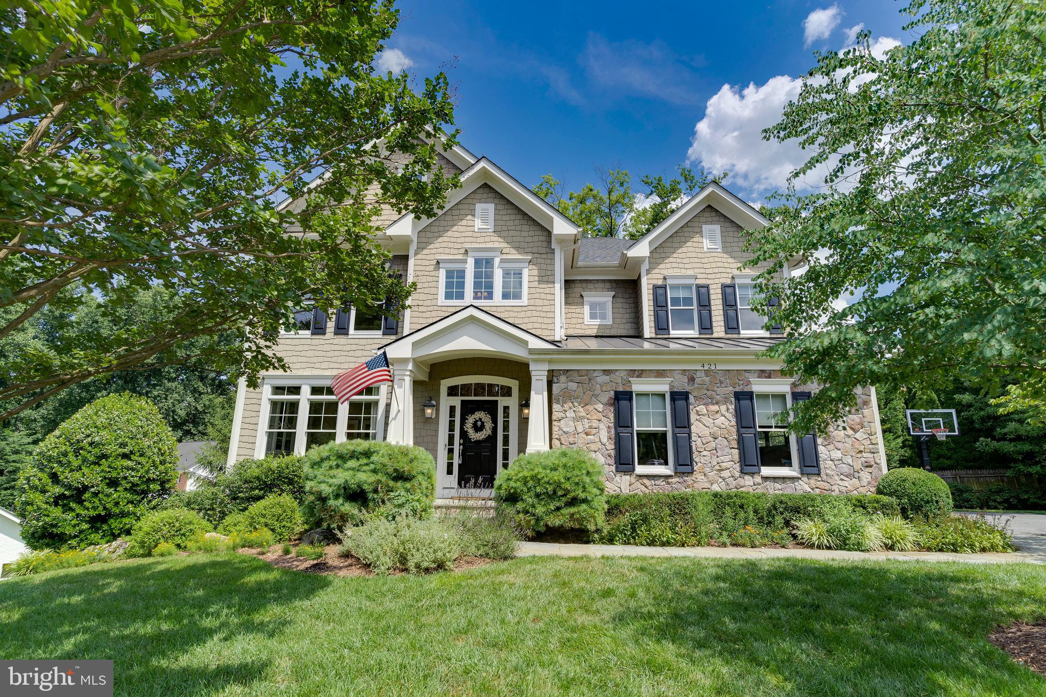 421 Cynthia Lane Northeast Vienna, VA 22180 - Photo 6 of 67 Front of Home