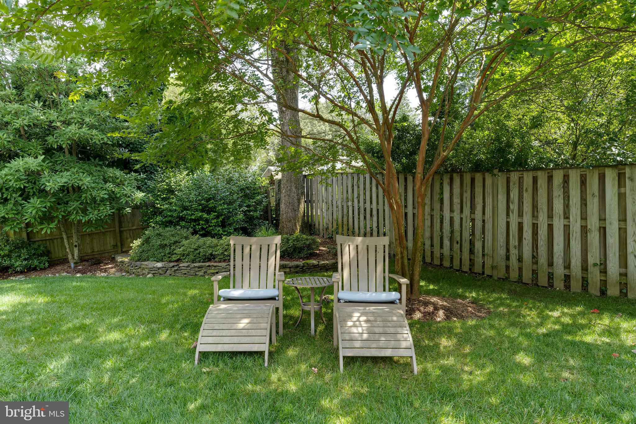 421 Cynthia Lane Northeast Vienna, VA 22180 - Photo 66 of 67 Side yard