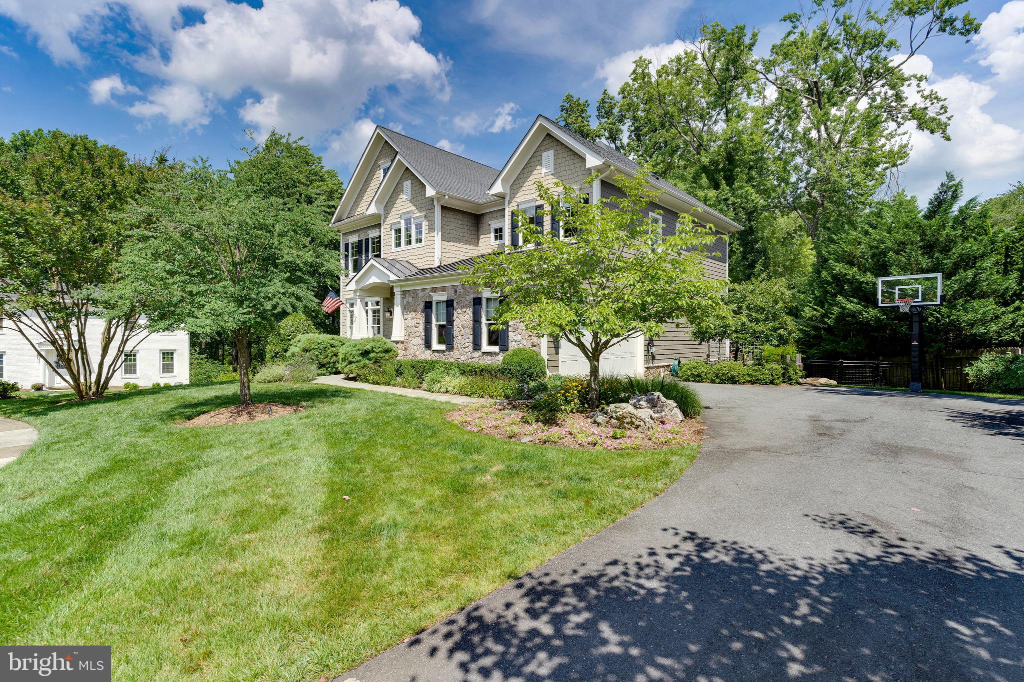 421 Cynthia Lane Northeast Vienna, VA 22180 - Photo 7 of 67 Side of Home
