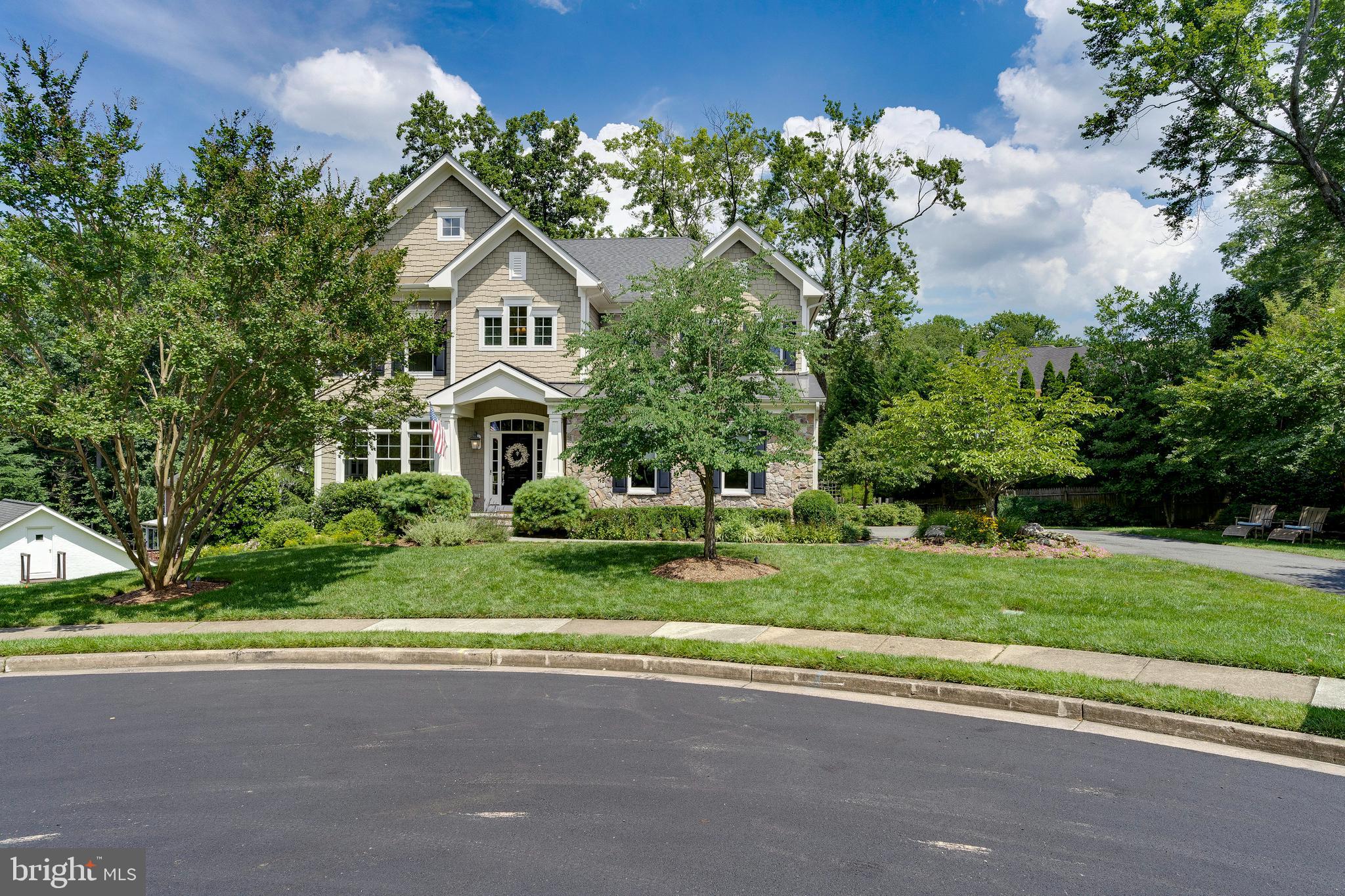 421 Cynthia Lane Northeast Vienna, VA 22180 - Photo 8 of 67 View from cul de sac