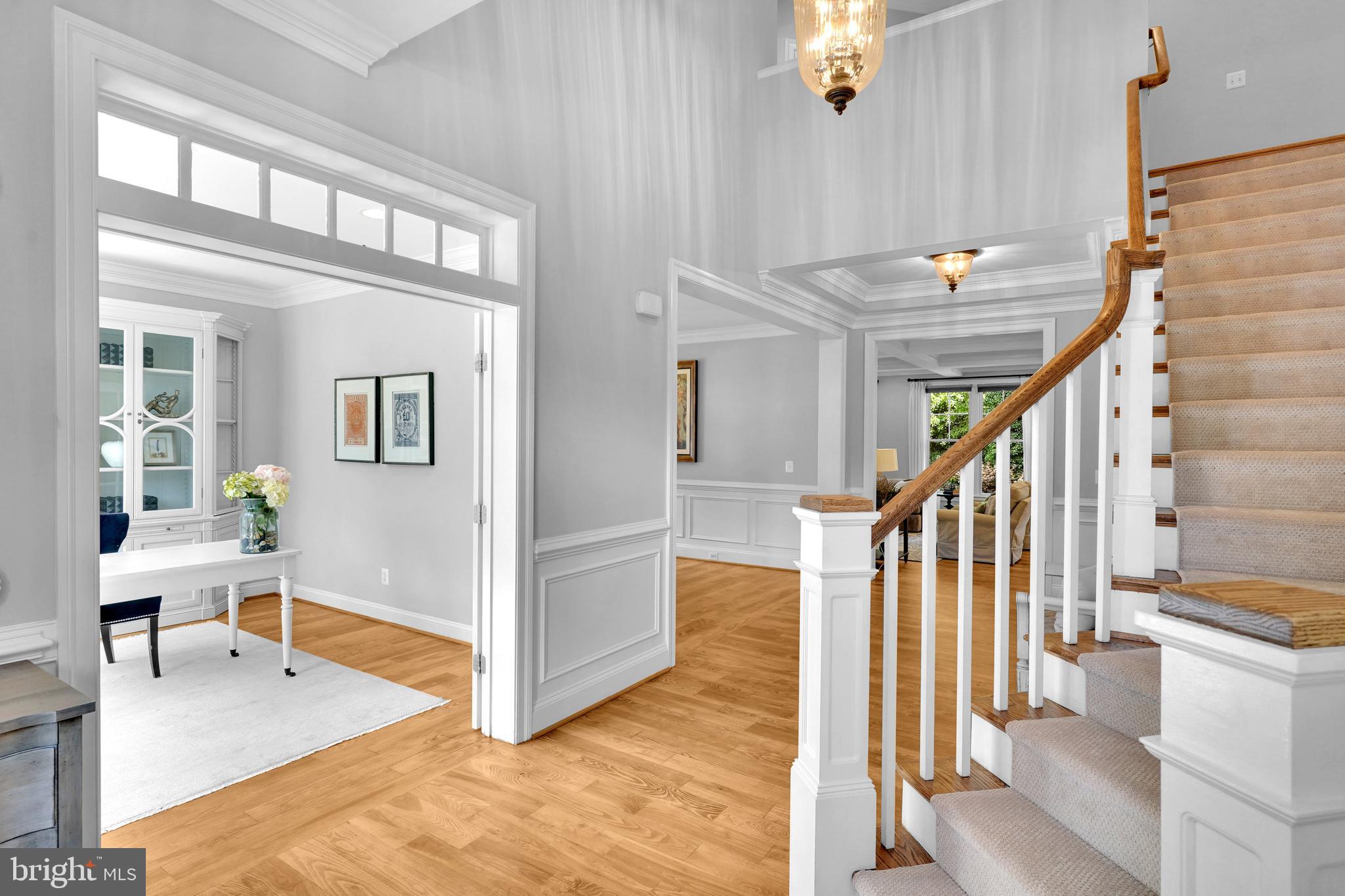 421 Cynthia Lane Northeast Vienna, VA 22180 - Photo 10 of 67 Foyer