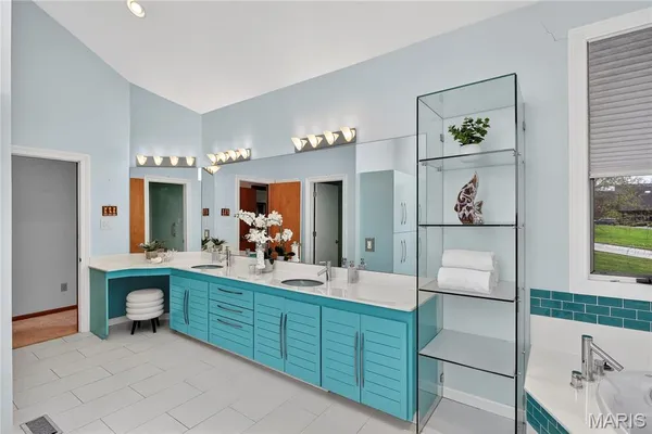 $1,200,000 | 12815 Topping Manor Drive, Town and Country, MO 63131