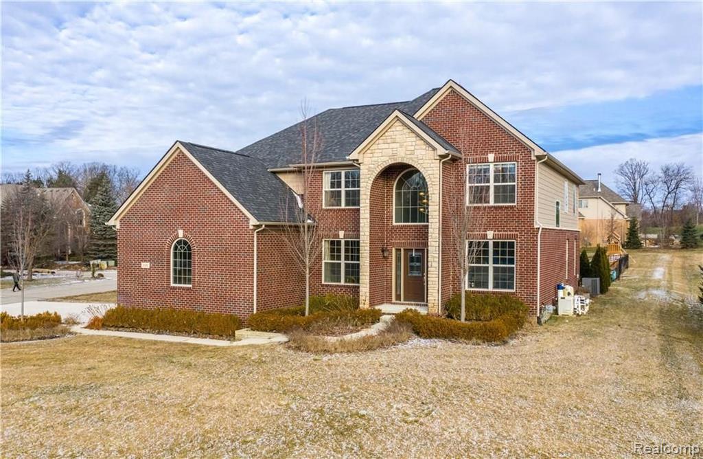 110 Fieldway Court Rochester, MI 48306 - Photo 1 of 46