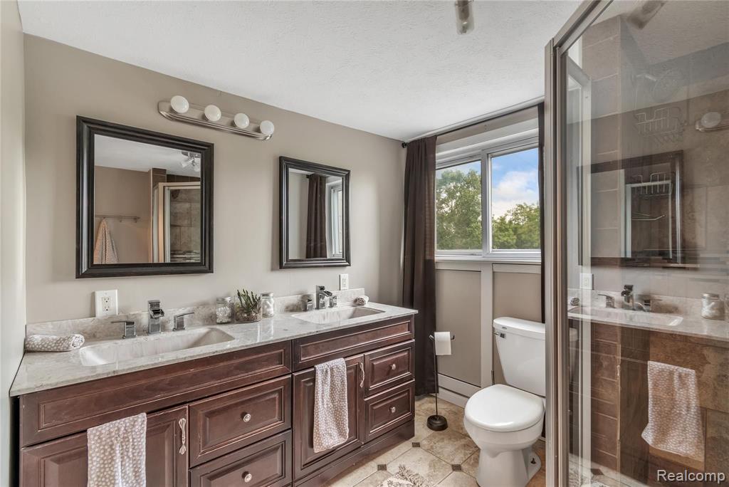 5485 Faussett Road Howell, MI 48855 - Photo 21 of 32