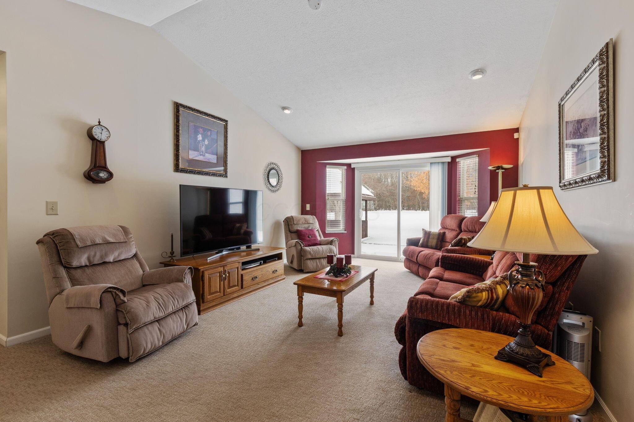 9904 Basil Road Northwest Baltimore, OH 43105 - Photo 21 of 66 Living Room - 9904 Basil Road NW, Baltimore, OH 43105