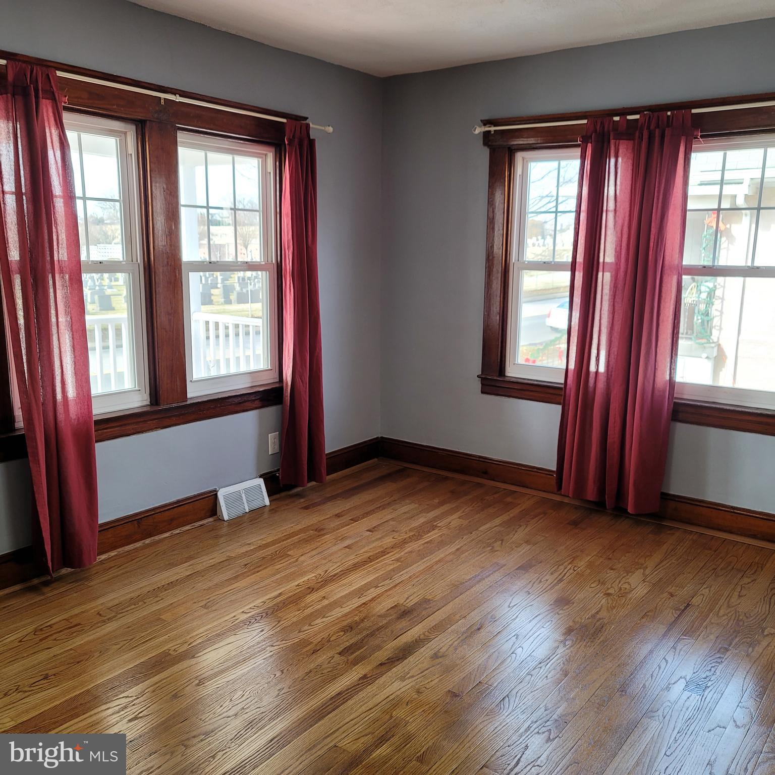 4126 Moravia Road Baltimore, MD 21206 - Photo 11 of 30 Living room filled with natural light