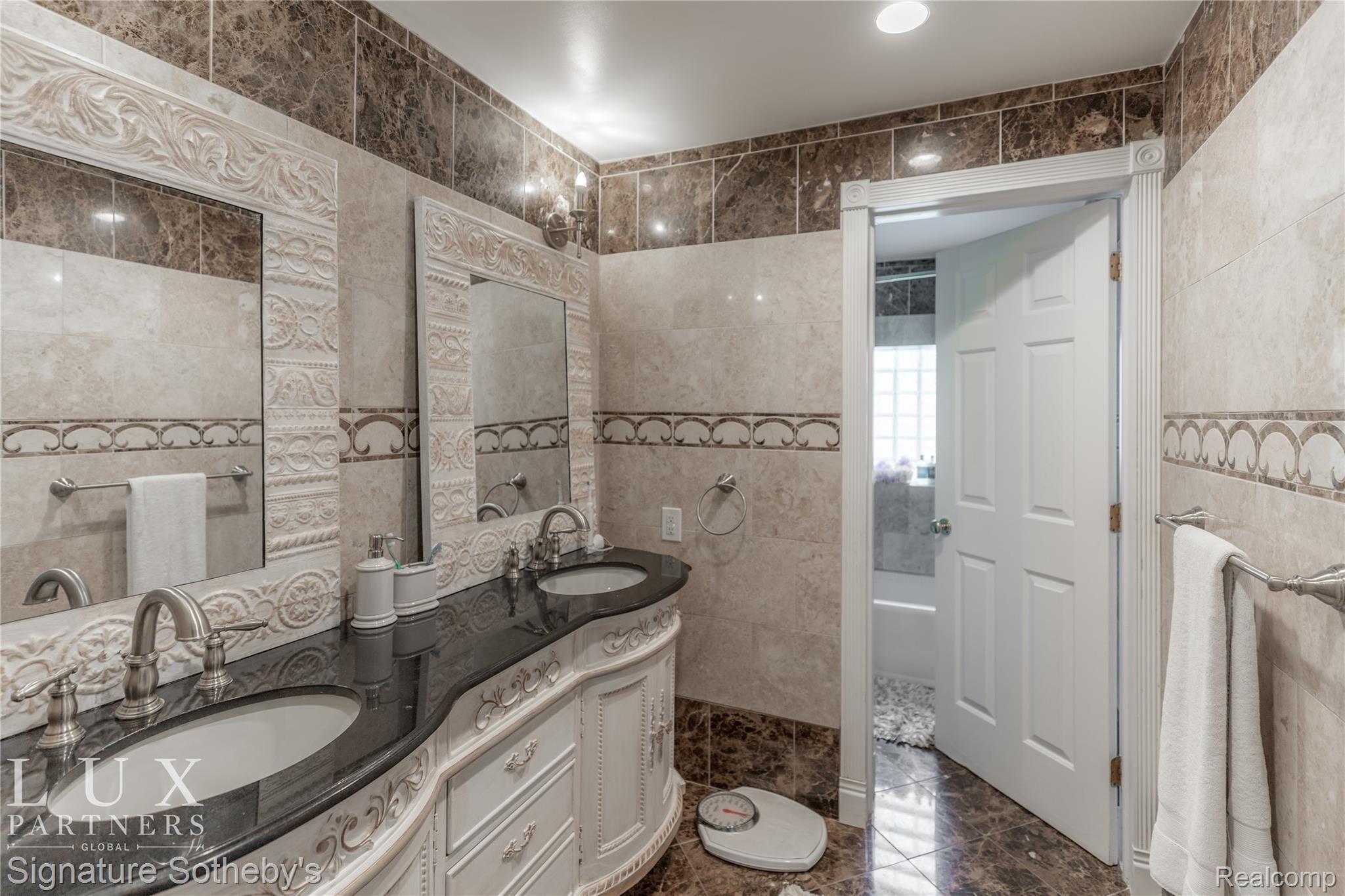 563 Shelden Road Grosse Pointe, MI 48236 - Photo 17 of 25 1 (17 of 26).jpg