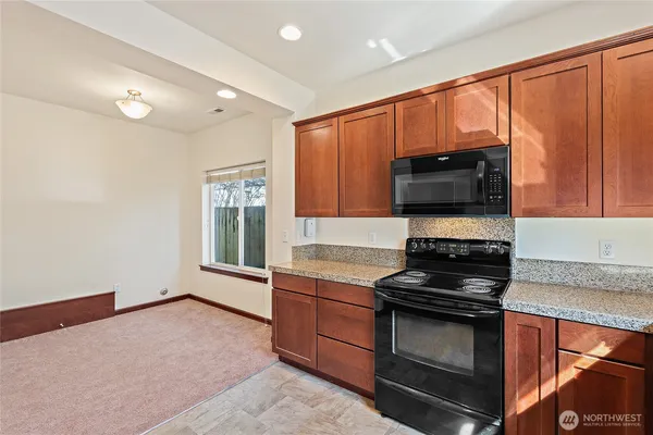 $2,400 | 501 North 105th Street, Unit C, Seattle, WA 98133