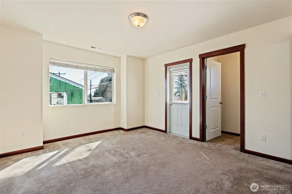 $2,400 | 501 North 105th Street, Unit C, Seattle, WA 98133