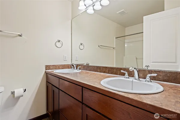 $2,400 | 501 North 105th Street, Unit C, Seattle, WA 98133