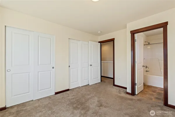 $2,400 | 501 North 105th Street, Unit C, Seattle, WA 98133