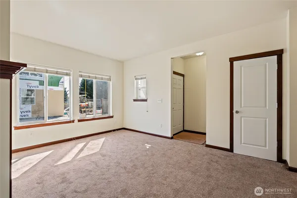 $2,400 | 501 North 105th Street, Unit C, Seattle, WA 98133