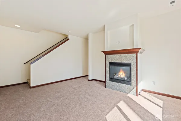 $2,400 | 501 North 105th Street, Unit C, Seattle, WA 98133