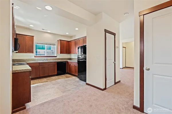 $2,400 | 501 North 105th Street, Unit C, Seattle, WA 98133