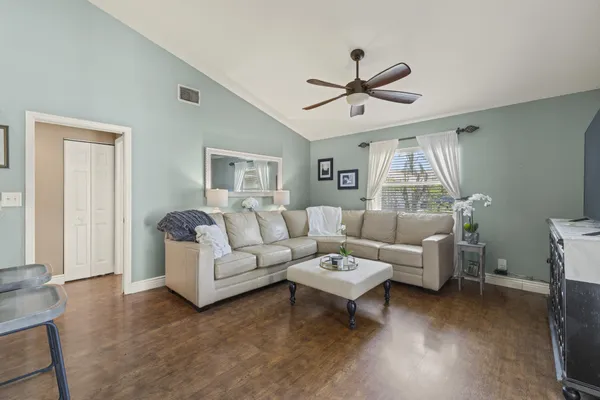 $633,000 | 1183 Lake Breeze Drive, Wellington, FL 33414