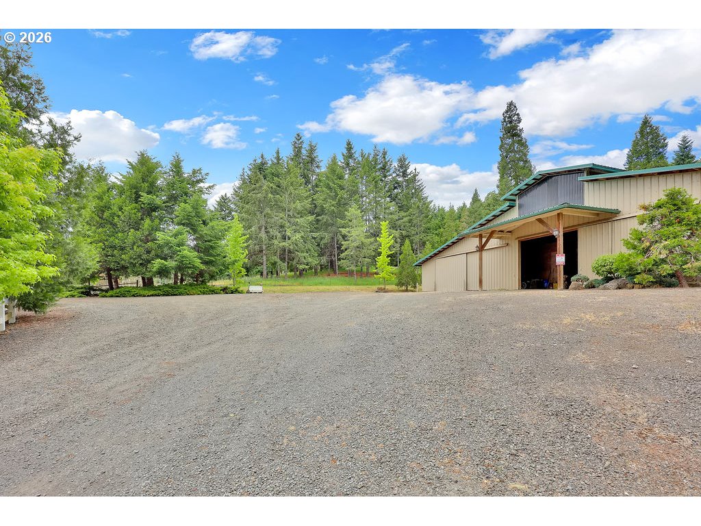 30898 Camas Swale Road Creswell, OR 97426 - Photo 38 of 48 Barn