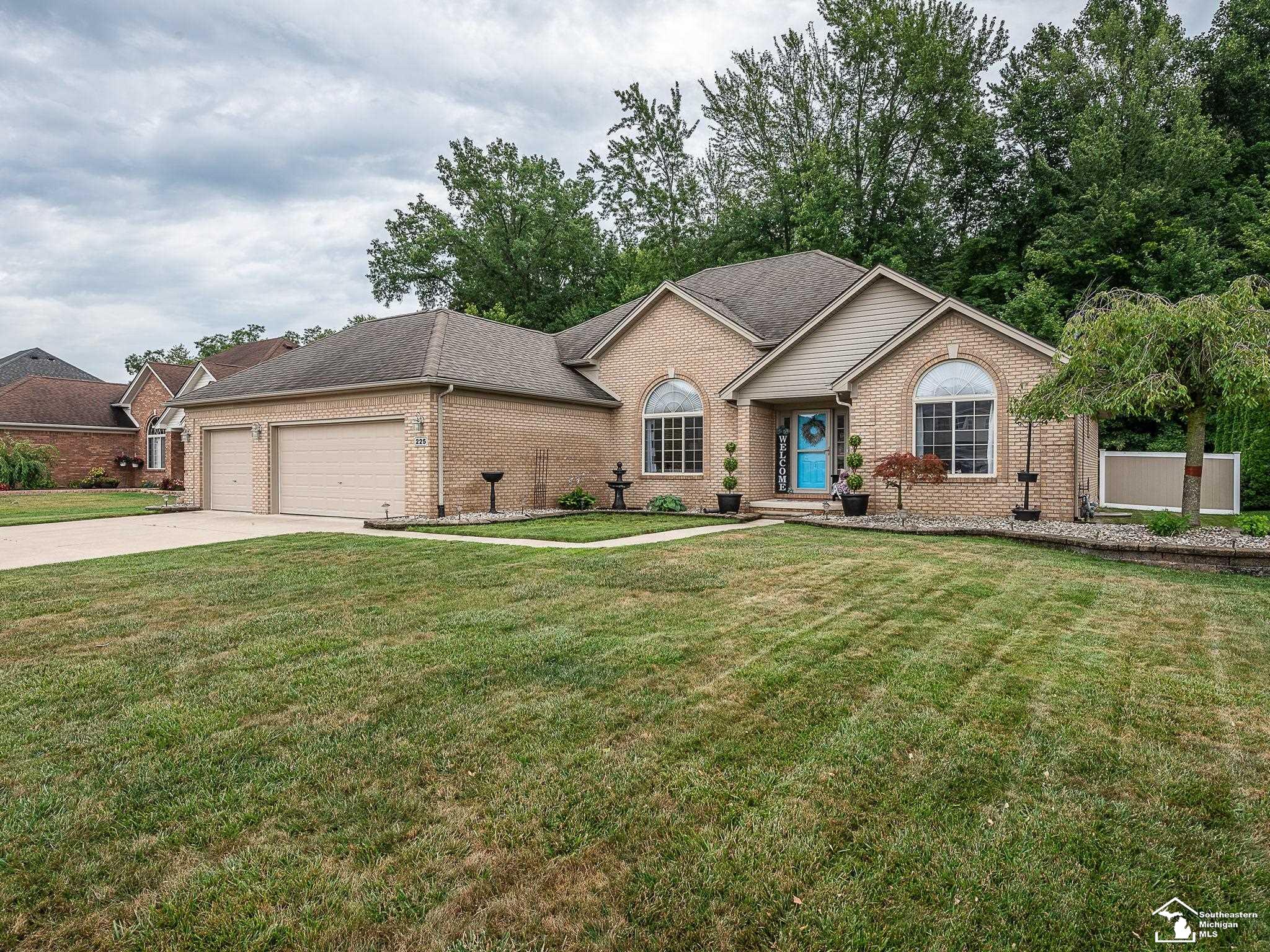 225 Rabbit Run Road Carleton, MI 48117 - Photo 2 of 35