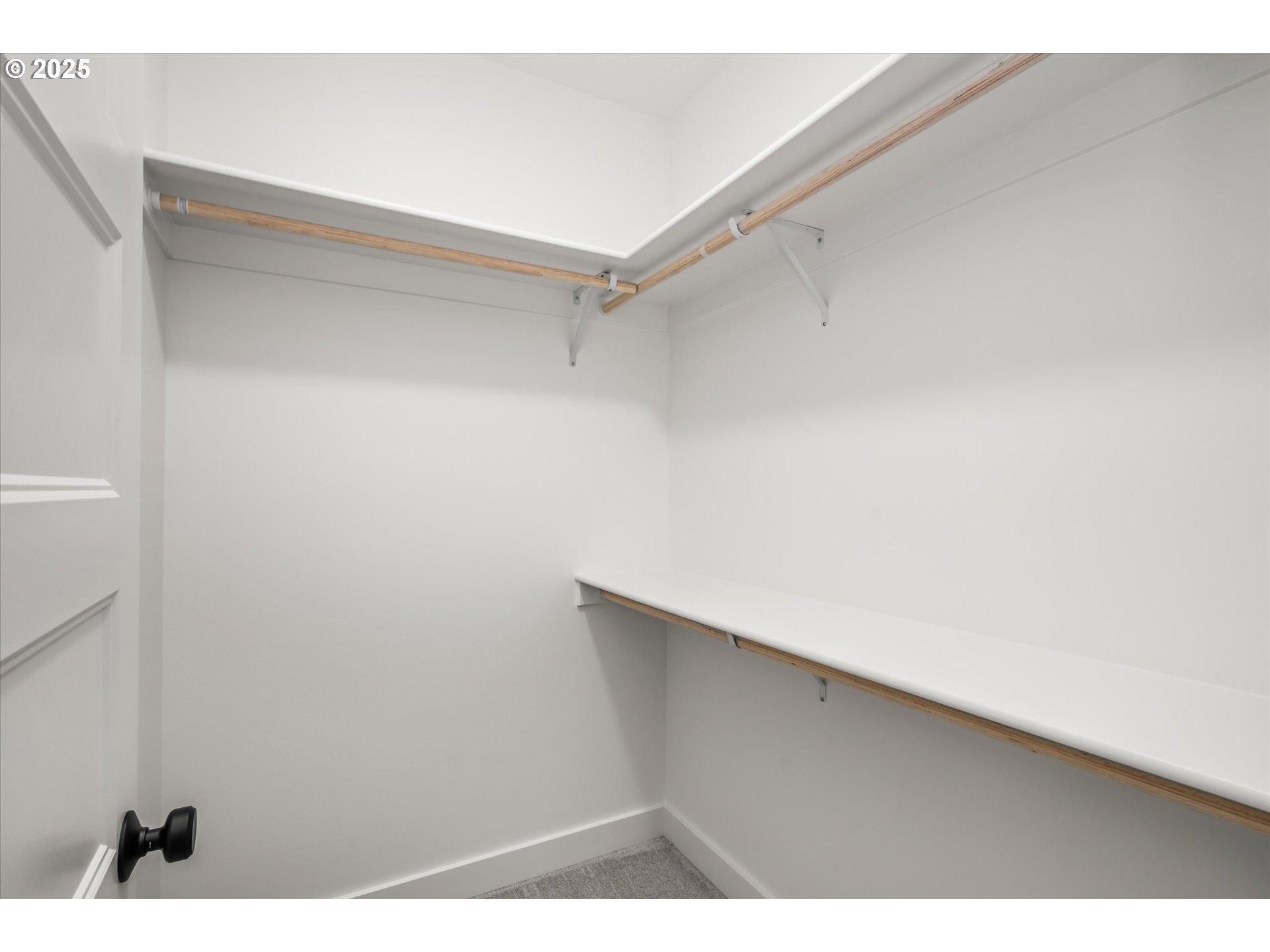 88091 Jameson Way Veneta, OR 97487 - Photo 12 of 22 a black white wall