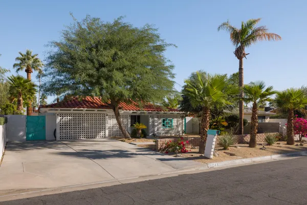 $955,000 | 748 North Calle Rolph, Palm Springs, CA 92262