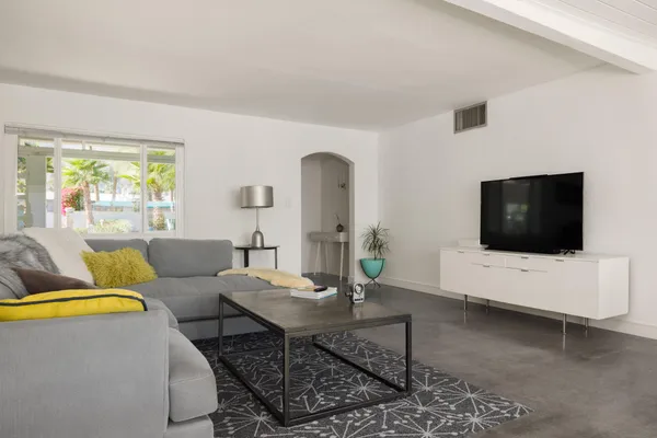 $955,000 | 748 North Calle Rolph, Palm Springs, CA 92262