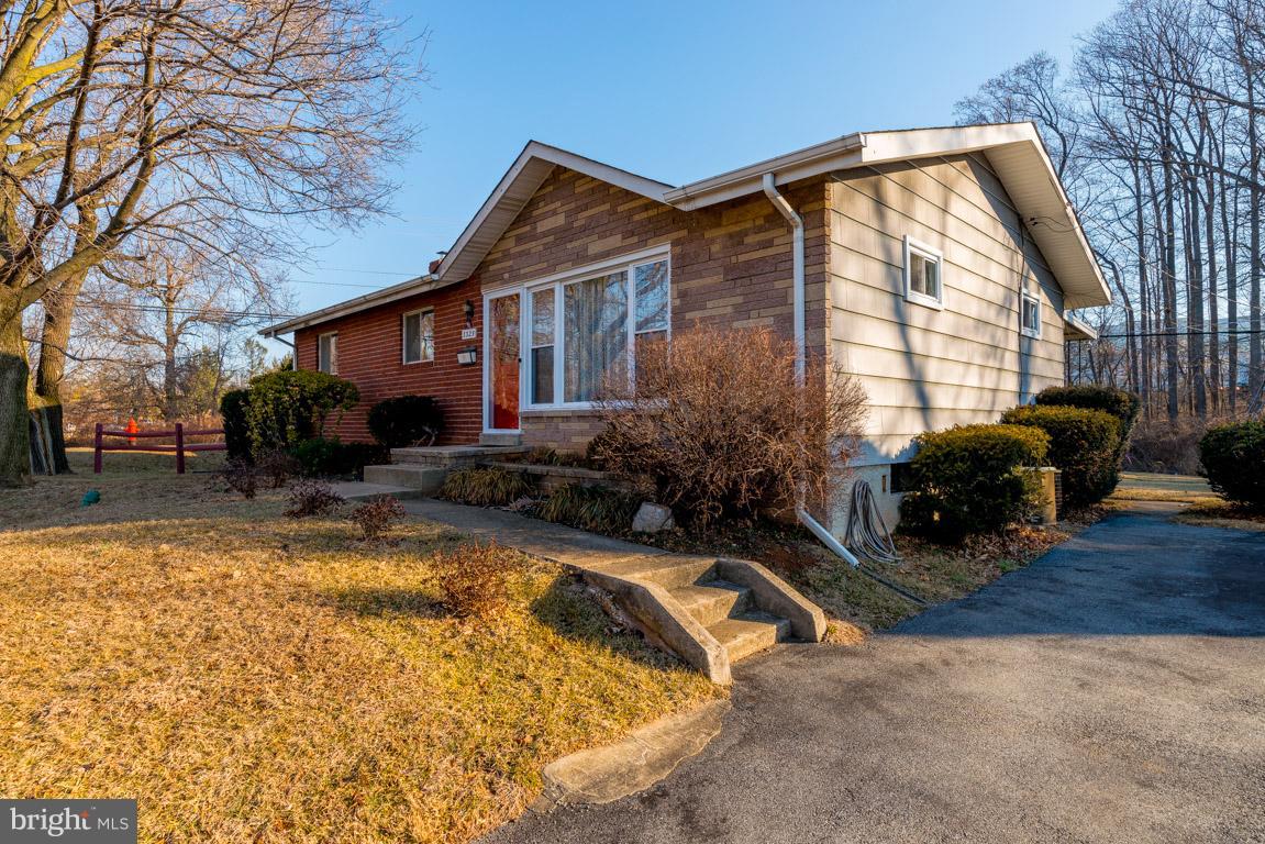 3325 Southgreen Road Baltimore, MD 21244 - Photo 2 of 29 Long Driveway