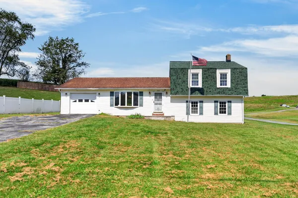 $275,000 | 7729 Lee Highway, Rural Retreat, VA 24368