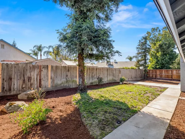 $455,000 | 1115 West Minarets Avenue, Fresno, CA 93650