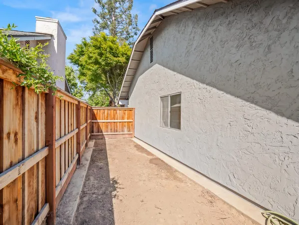 $455,000 | 1115 West Minarets Avenue, Fresno, CA 93650