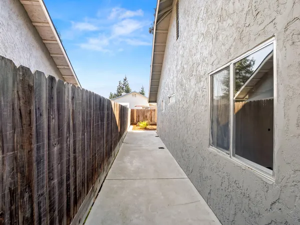 $455,000 | 1115 West Minarets Avenue, Fresno, CA 93650