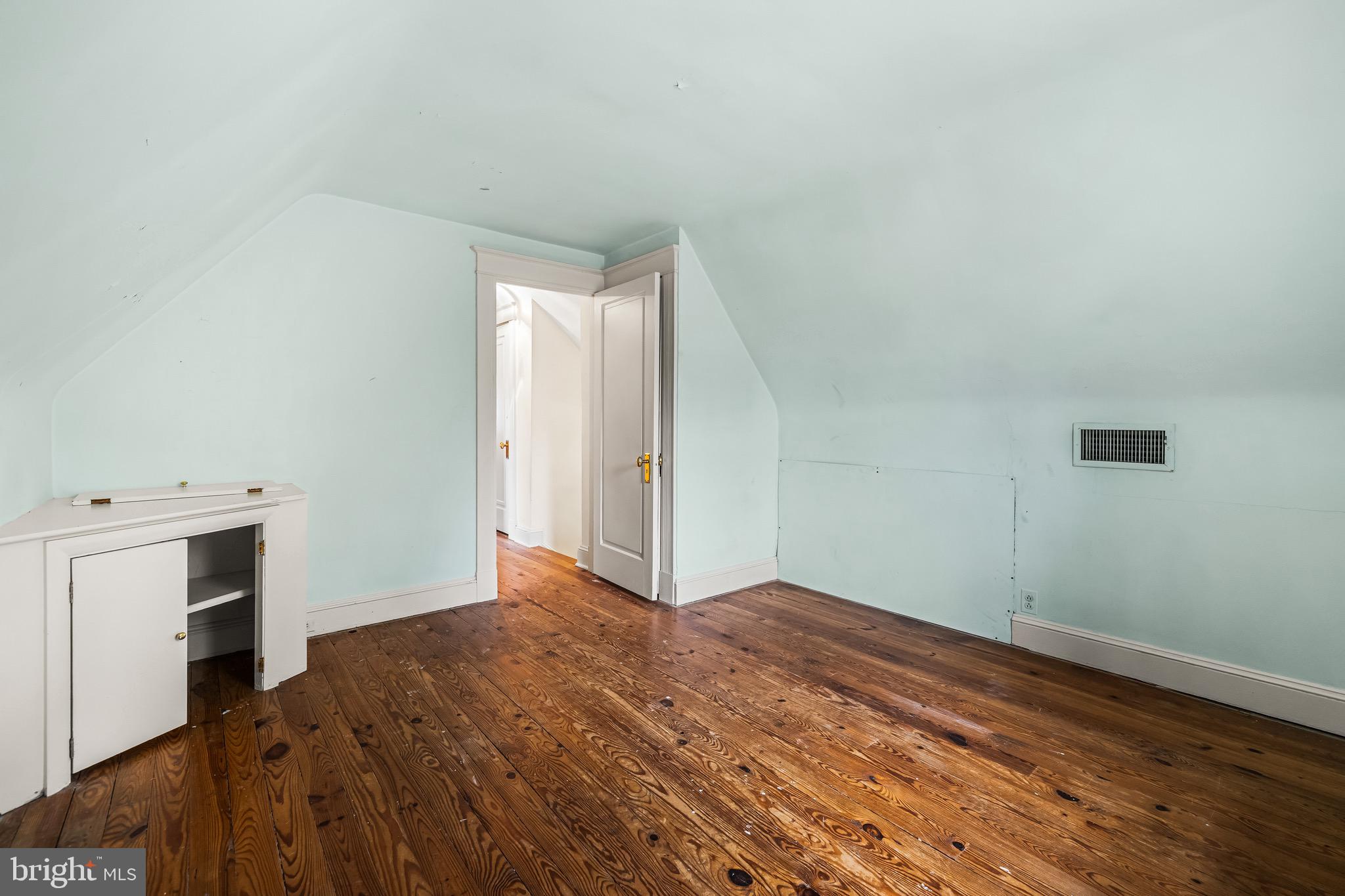 301 Hopkins Road Baltimore, MD 21212 - Photo 16 of 24