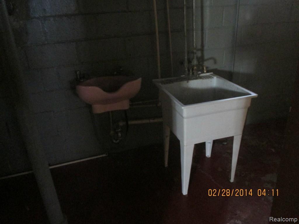 18308 Rutherford Street Detroit, MI 48235 - Photo 17 of 21 Rutherford-18308 021.jpg